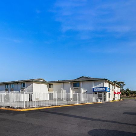 Americas Best Value Inn - Lincoln Airport Extérieur photo